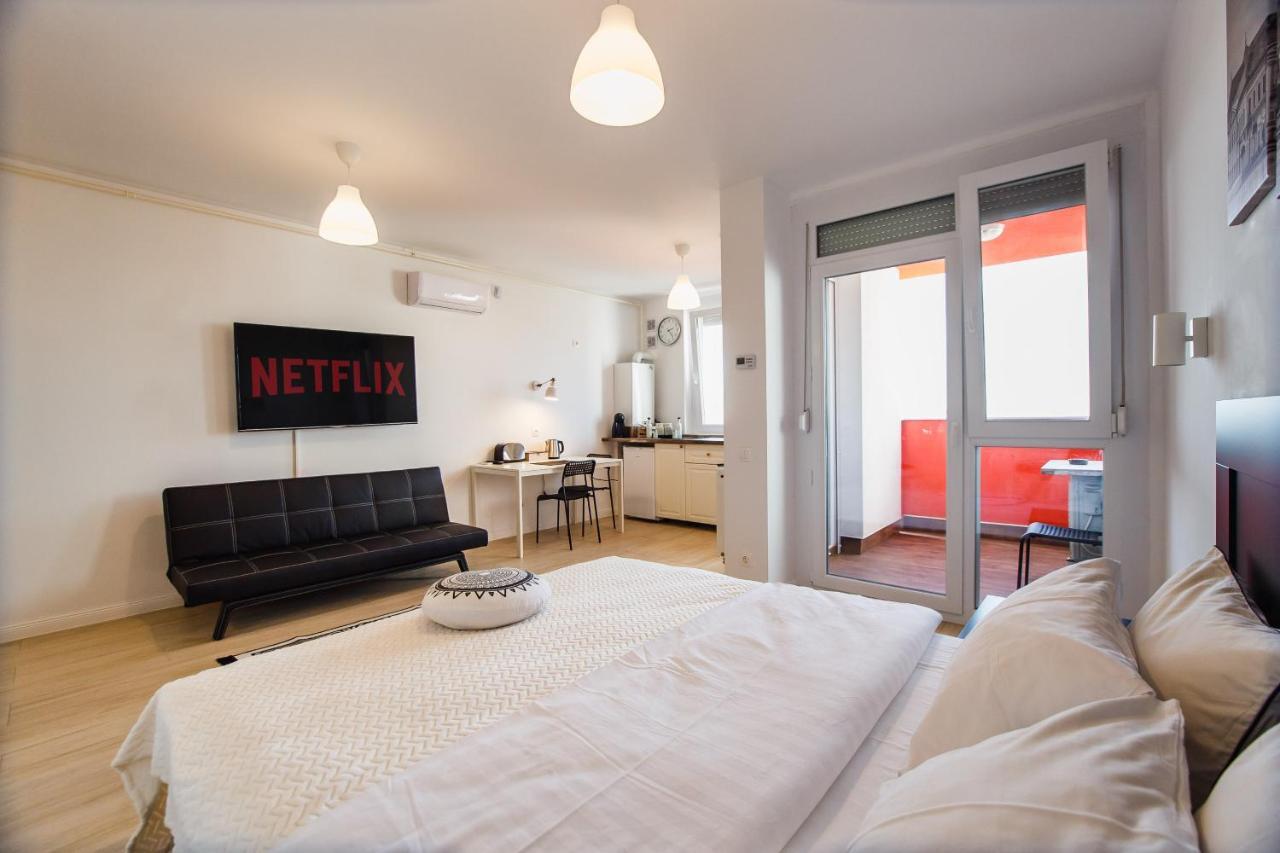 Ferienwohnung Fresh Studio In Central Oradea Exterior foto